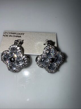 Crystal Flower Earrings Silver Tone Pavé Rhinestone Statement wedding.